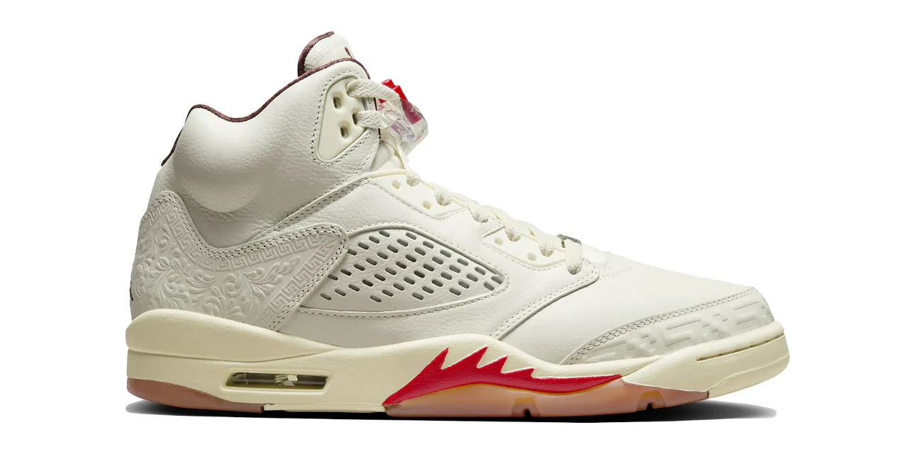 PRE OWNED SNEAKERS